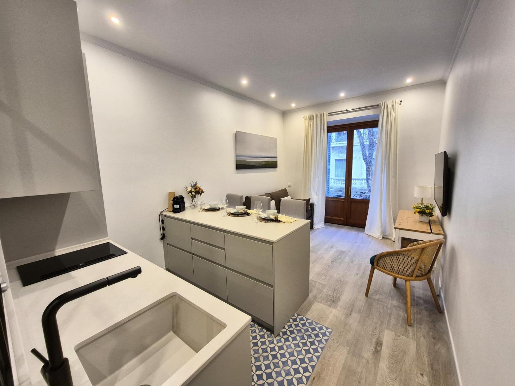 Apartamentos Plaza De Espana Madryt Zewnętrze zdjęcie