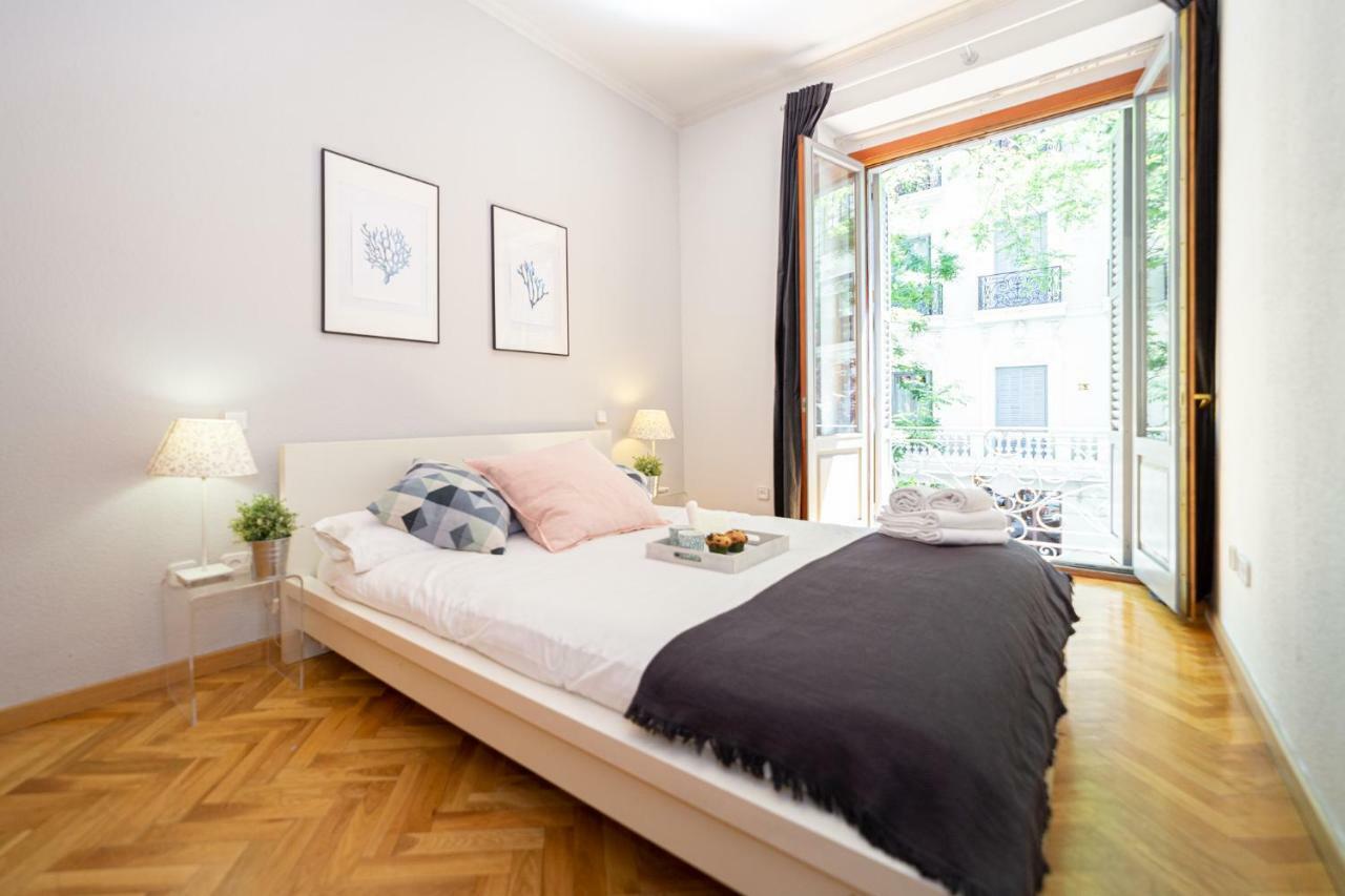 Apartamentos Plaza De Espana Madryt Zewnętrze zdjęcie