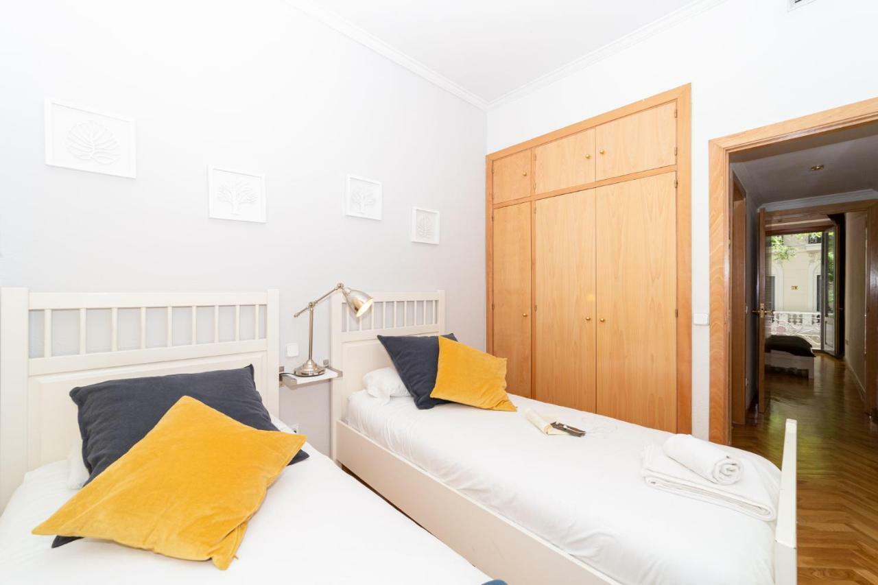 Apartamentos Plaza De Espana Madryt Zewnętrze zdjęcie