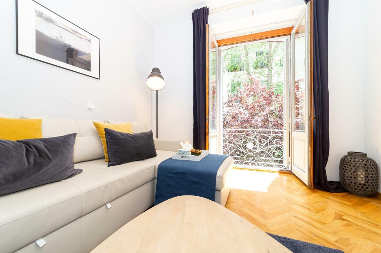 Apartamentos Plaza De Espana Madryt Zewnętrze zdjęcie