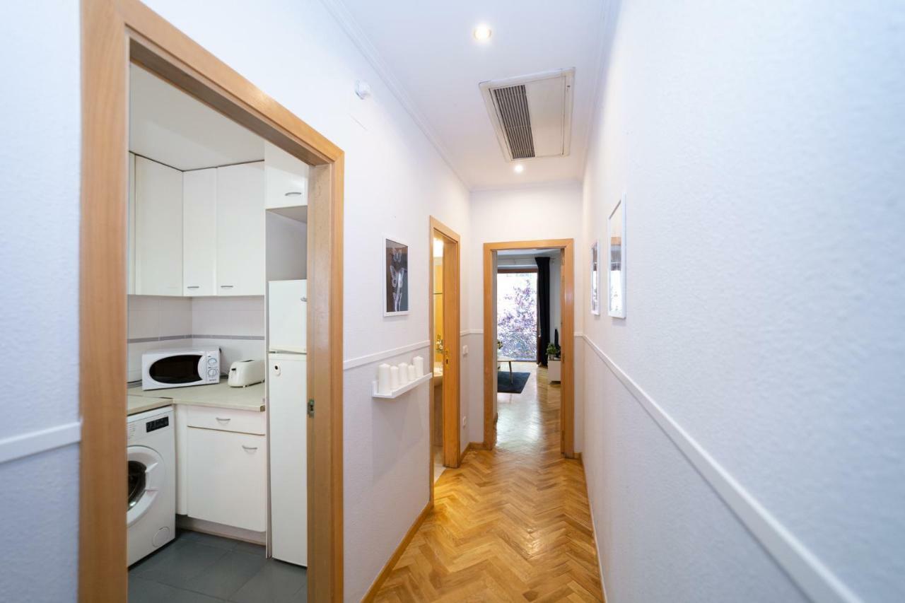 Apartamentos Plaza De Espana Madryt Zewnętrze zdjęcie