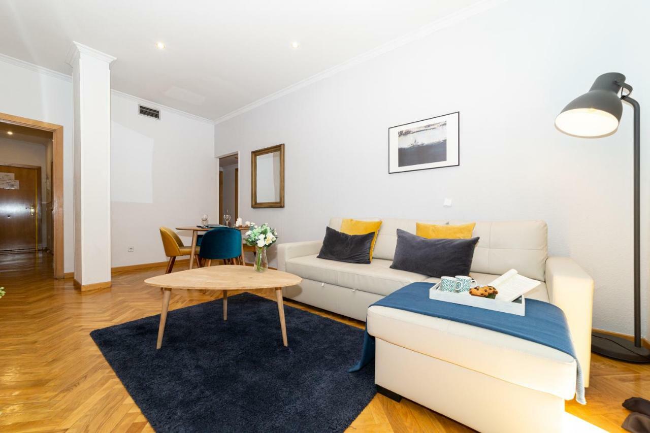 Apartamentos Plaza De Espana Madryt Zewnętrze zdjęcie