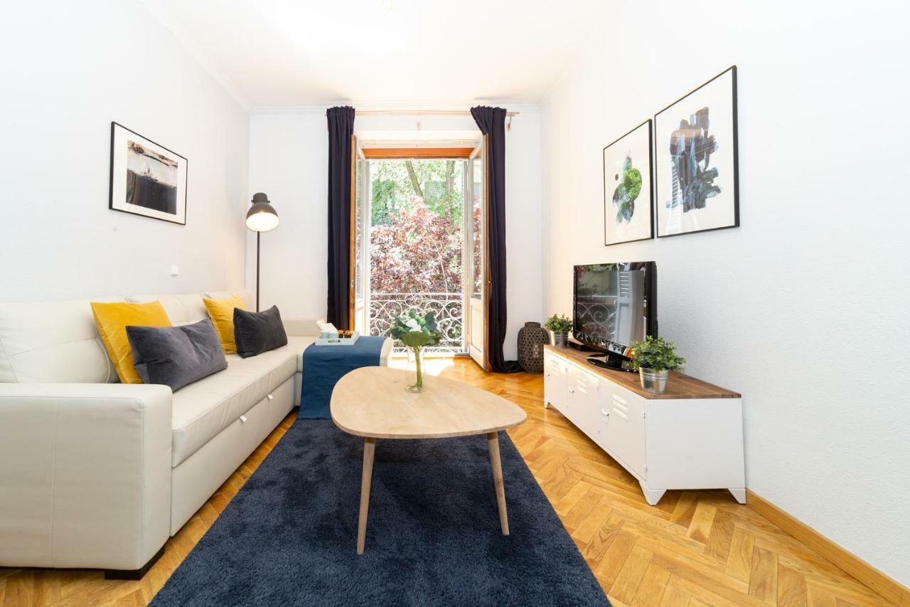 Apartamentos Plaza De Espana Madryt Zewnętrze zdjęcie