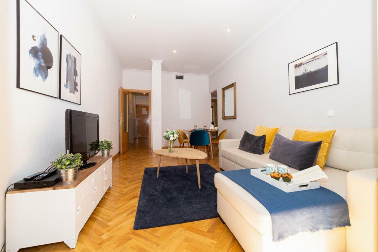Apartamentos Plaza De Espana Madryt Zewnętrze zdjęcie